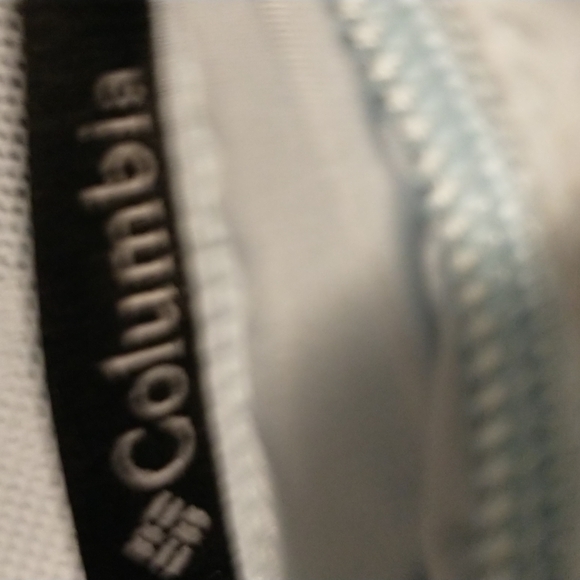 Columbia women's size M waterproof packable hooded coat - Picture 9 of 14